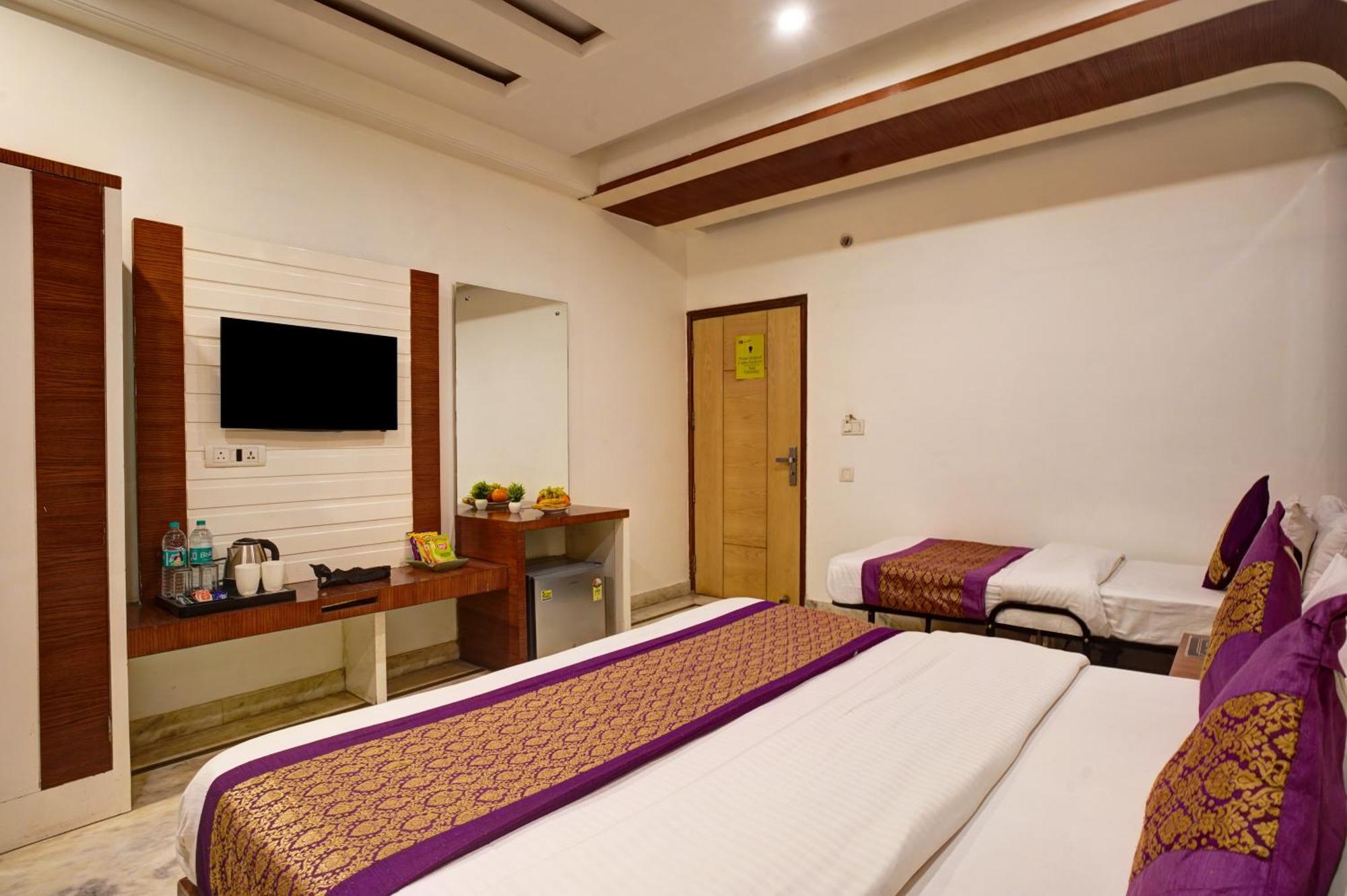 Hotel The Hindustan International - Traveller's Choice Award 2025 Of Winning New Delhi